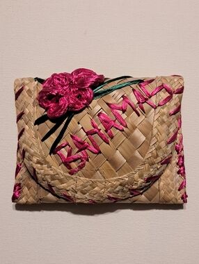 4/$15 🌻 Handwoven Bahamas Straw Wallet with Pink Flower Accent